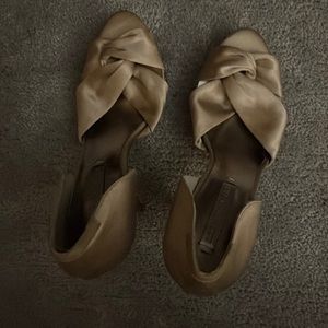 BCBGMaxAzria Size 8 Heels